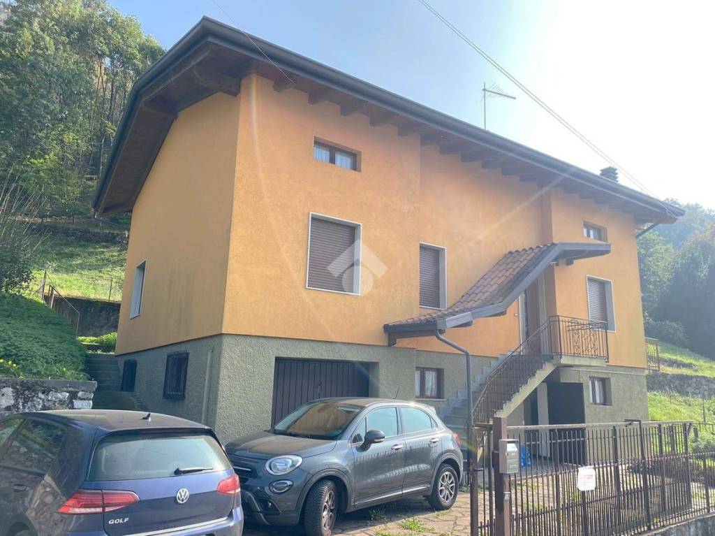 Casa Indipendente in vendita a Darfo Boario Terme località Bandera, 4