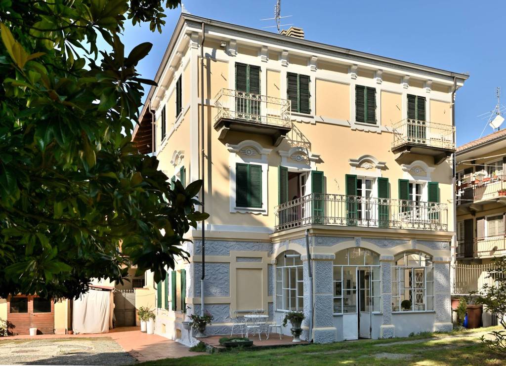 Villa in vendita a Val di Chy via Roma, 66