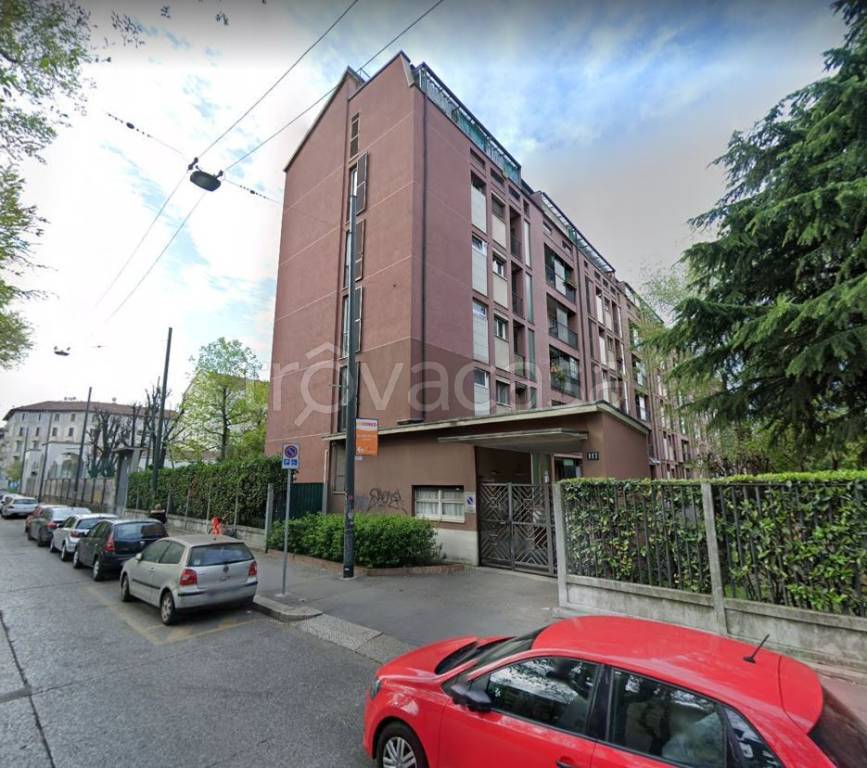 Appartamento all'asta a Milano via Mac Mahon, 117
