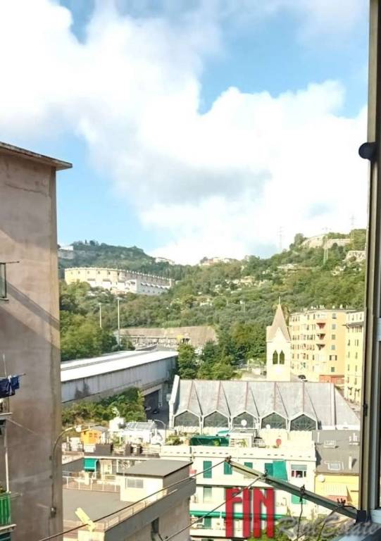 Appartamento in vendita a Genova via San Bartolomeo del Fossato