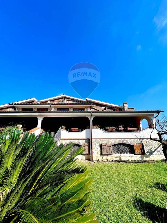 Villa Bifamiliare in vendita ad Aprilia