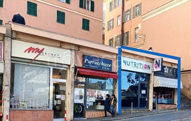 Negozio in affitto a Genova via Fieschi, 92r