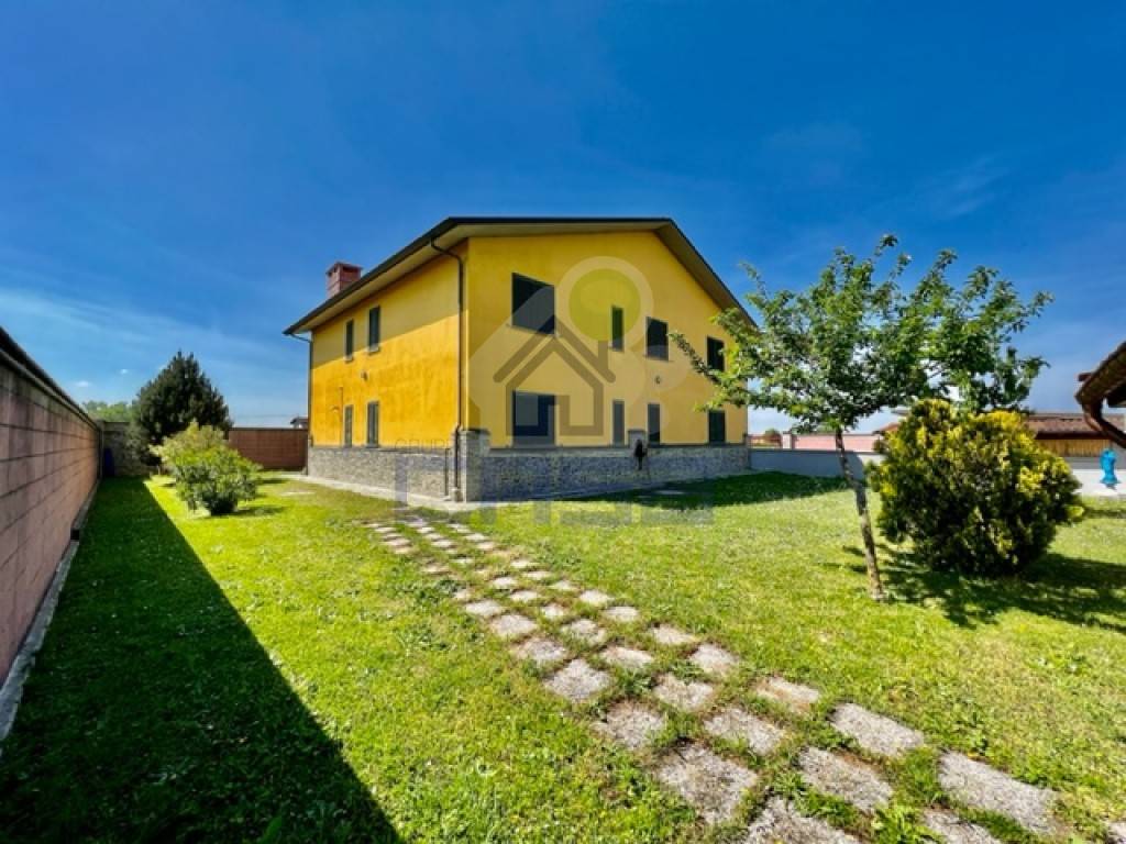 Villa in vendita a Borgonovo Val Tidone sp27