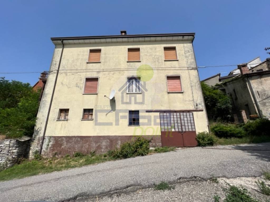 Casa Indipendente in vendita ad Alta Val Tidone localita' roncaglie