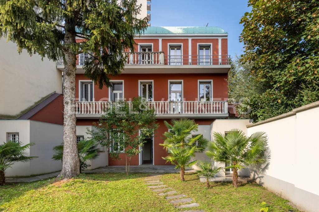 Villa in vendita a Busto Arsizio via Luigi Galvani, 1