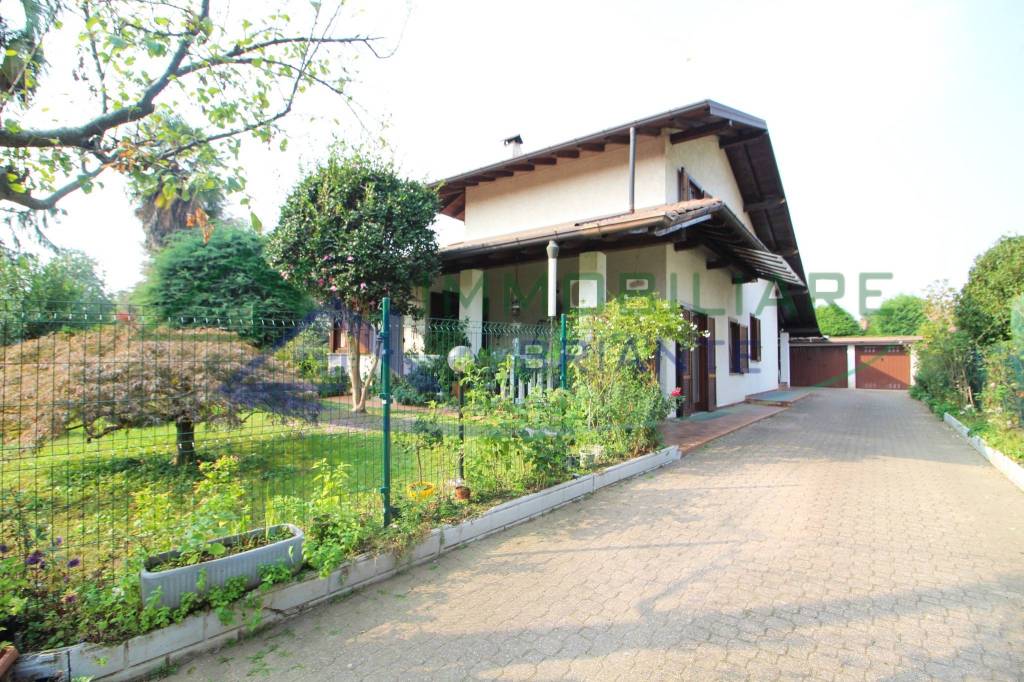 Villa in vendita a Somma Lombardo via Alessandro Volta