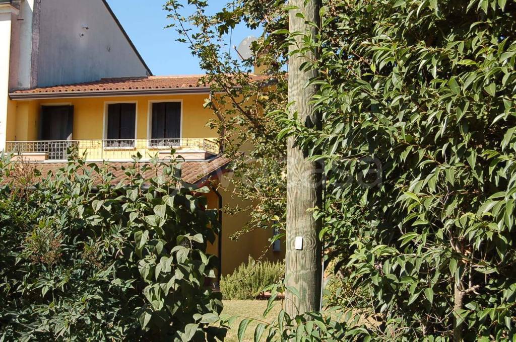 Villa Bifamiliare in vendita a Carmignano di Brenta via Ca' del Diavolo