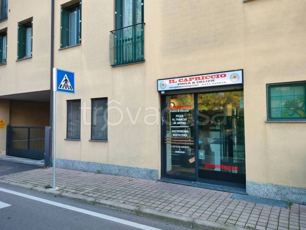 Pizzeria in vendita a Cairate via Giosuè Carducci, 2/a