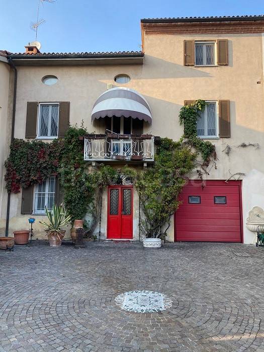 Villa in vendita a Casale Monferrato viale Ottavio Marchino