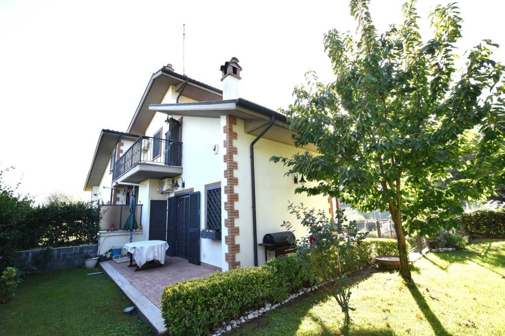 Villa Bifamiliare in vendita a Fonte Nuova via Liguria, 22