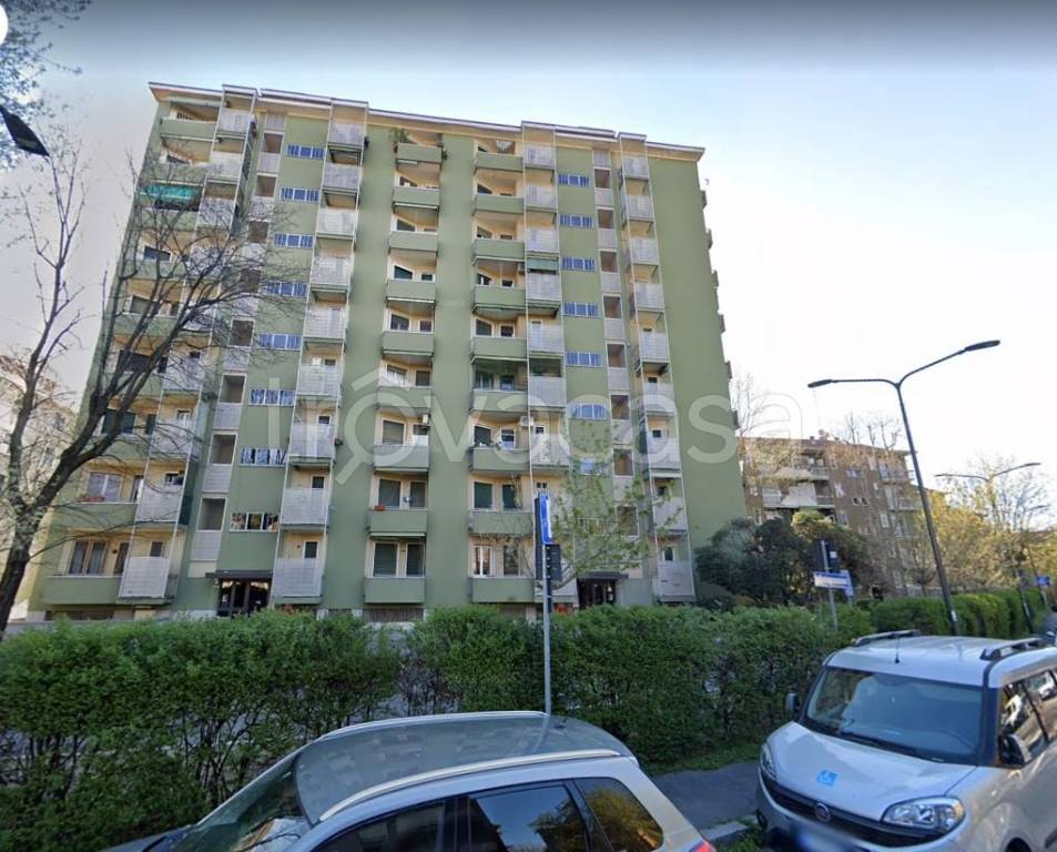 Appartamento all'asta a Milano via Teano, 21