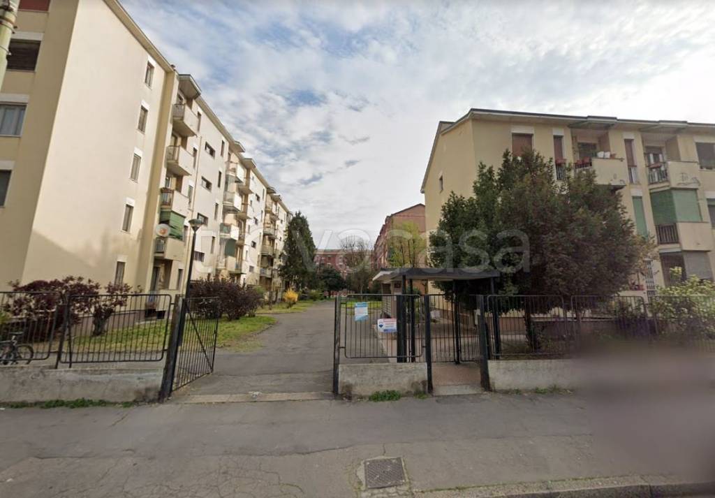 Appartamento all'asta a Milano via Console Marcello, 38