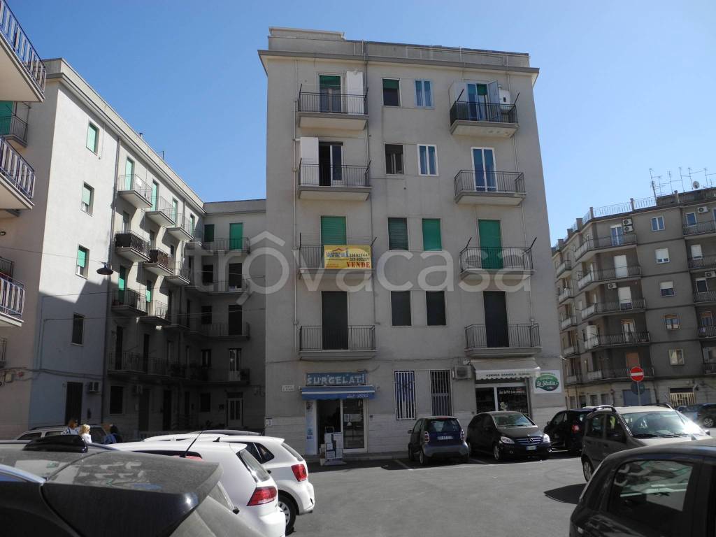 Appartamento in vendita a Martina Franca piazza Filippo d'Angiò, 35