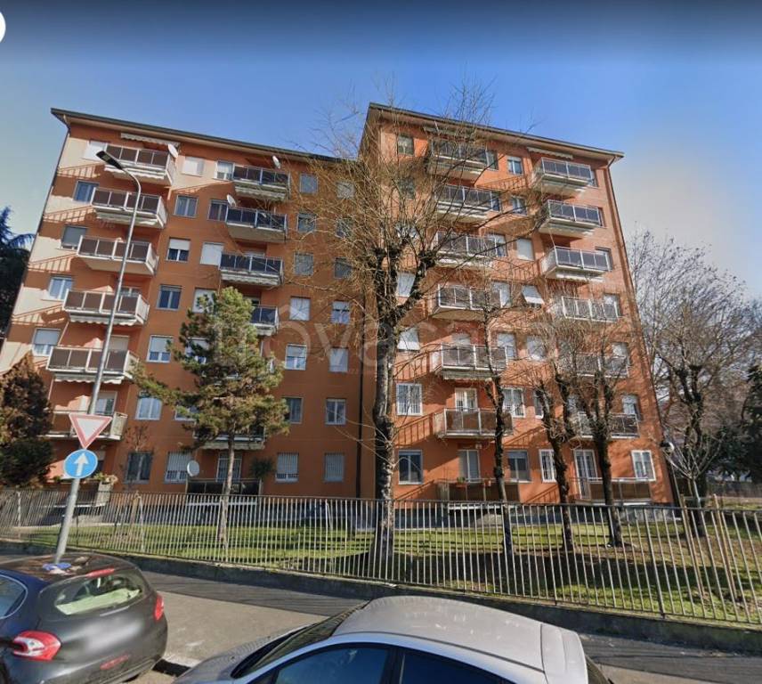 Appartamento all'asta a Milano via Oreste Salomone, 91