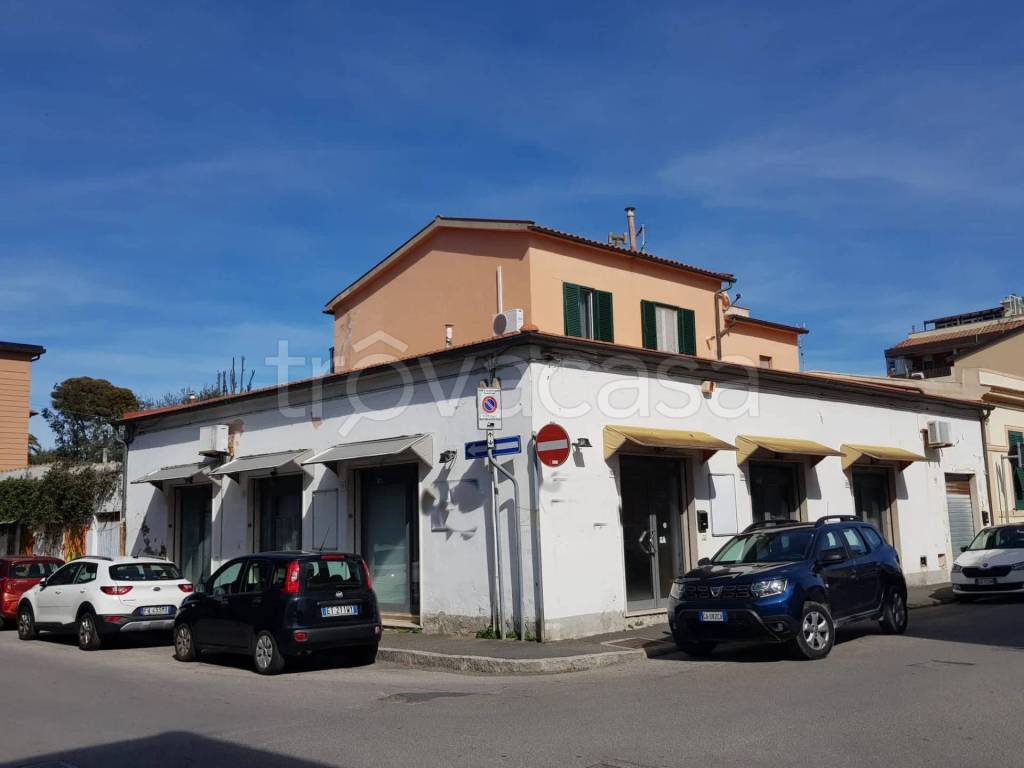 Negozio in vendita a Livorno via Andrea Sgarallino