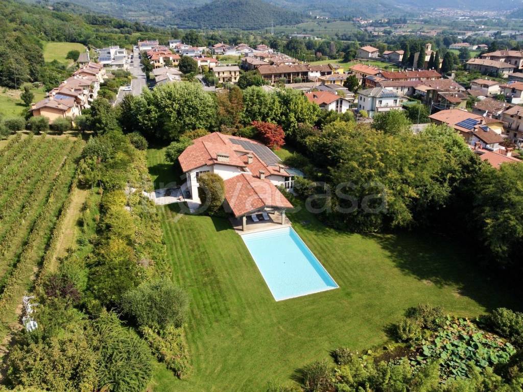 Villa in vendita a Provaglio d'Iseo via Paolo Borsellino