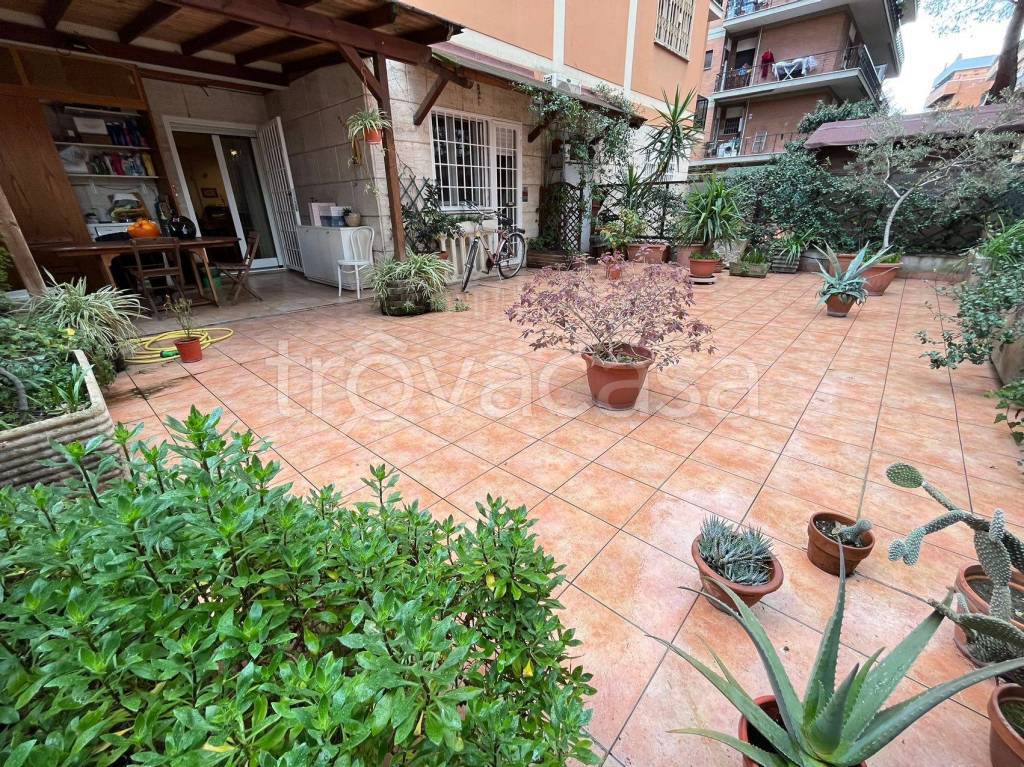 Appartamento in in vendita da privato a Roma via Yambo