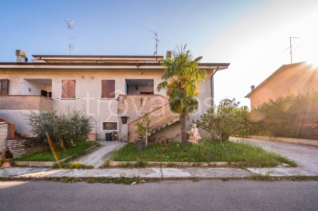 Appartamento in vendita a Cadelbosco di Sopra via Fratelli Azzolini, 12, 42023 Ponte Forca re, Italia