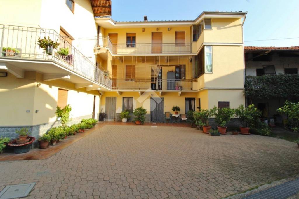 Casa Indipendente in vendita a Perosa Canavese via Umberto I, 27
