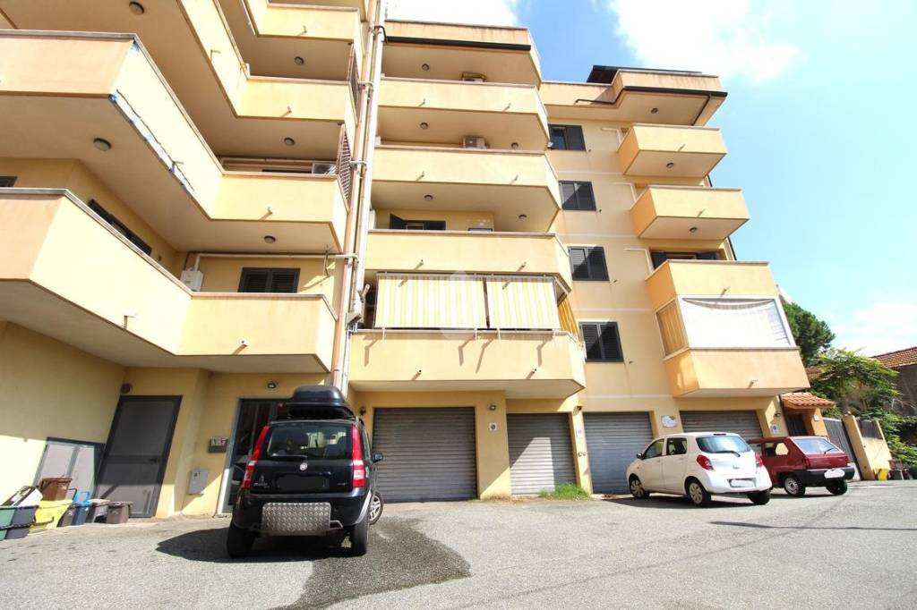 Appartamento in vendita a Reggio di Calabria via Pergole