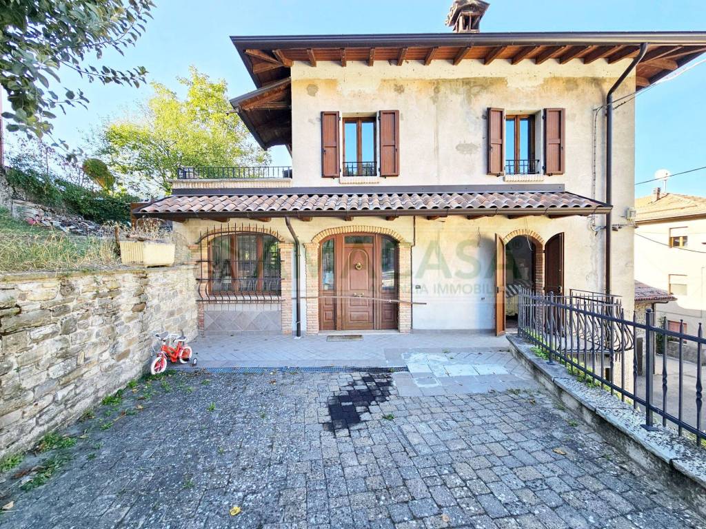 Villa Bifamiliare in vendita a Prignano sulla Secchia via Secchia, 46