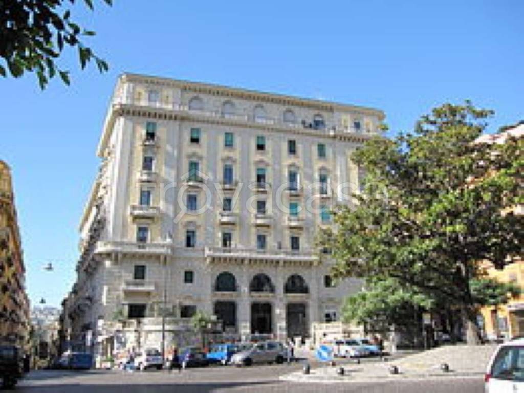 Appartamento in vendita a Napoli piazza amedeo