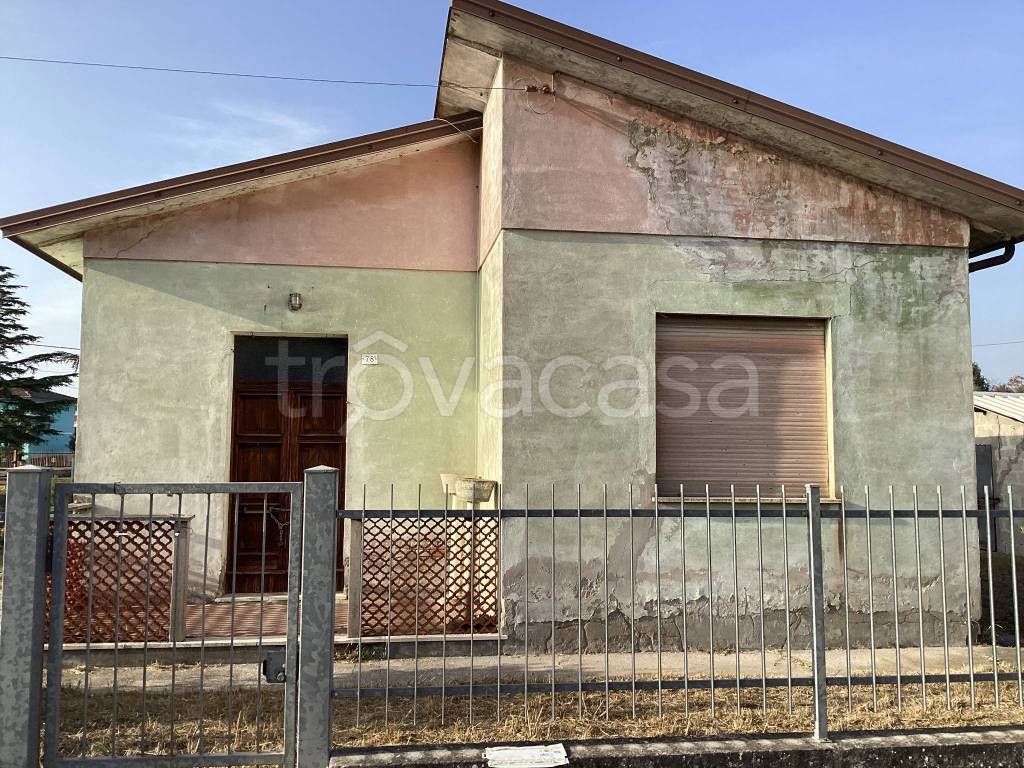 Villa in vendita ad Ariano nel Polesine via Perugino, 3