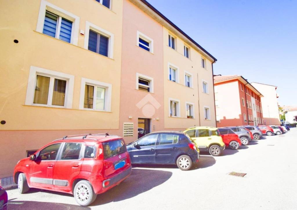 Appartamento in vendita a L'Aquila via Berardino Marinucci, 1