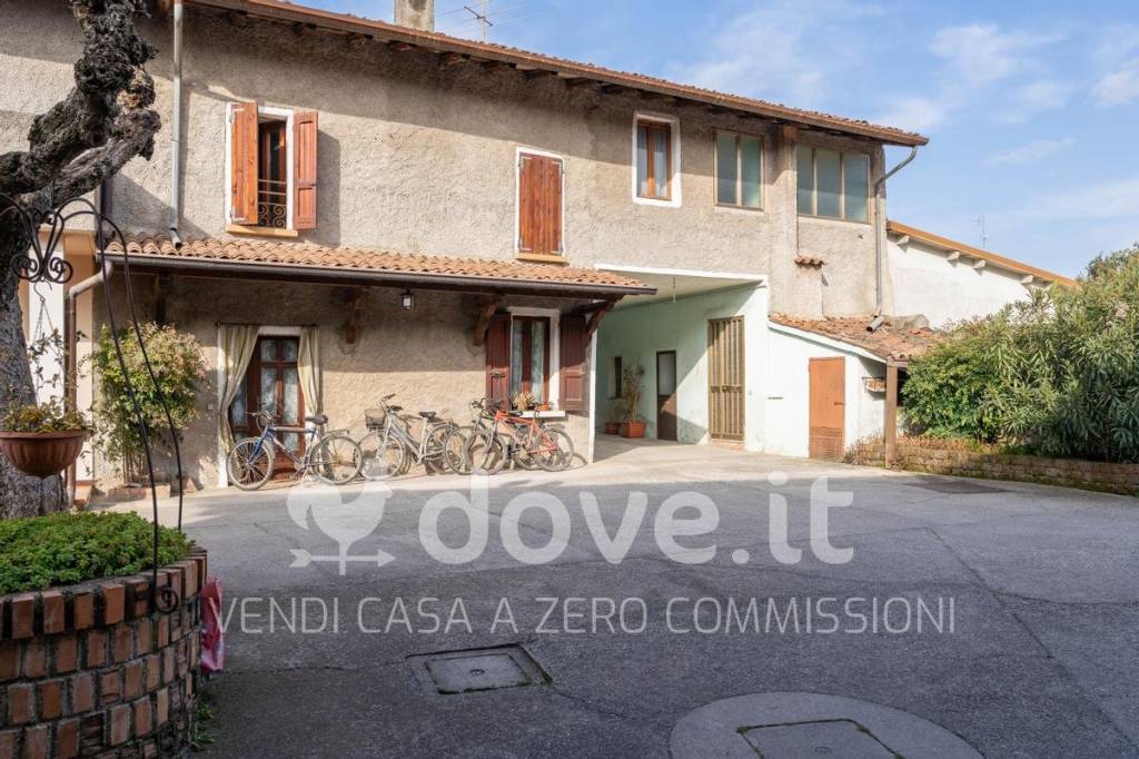Casale in vendita a Montichiari via Parmina, 3