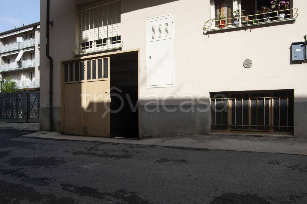 Garage in vendita ad Alba via Damiano Chiesa, 9