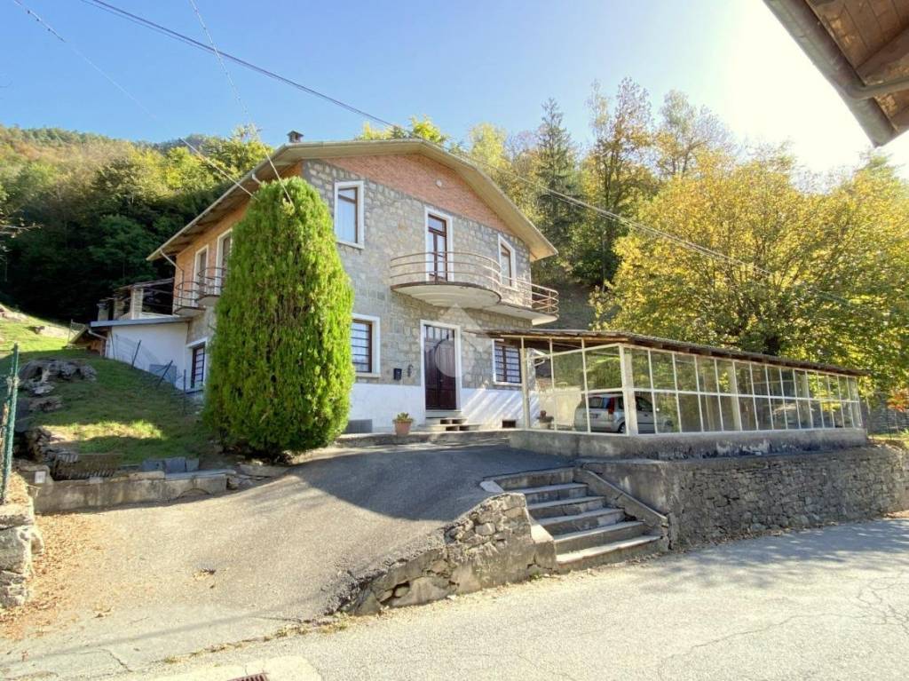 Casa Indipendente in vendita a San Pietro Val Lemina via Talucco Basso, 6