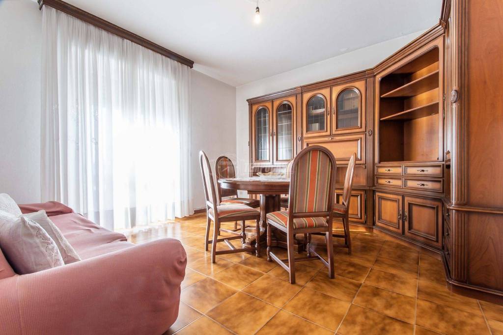 Appartamento in vendita a Solbiate Olona via Cesare Battisti