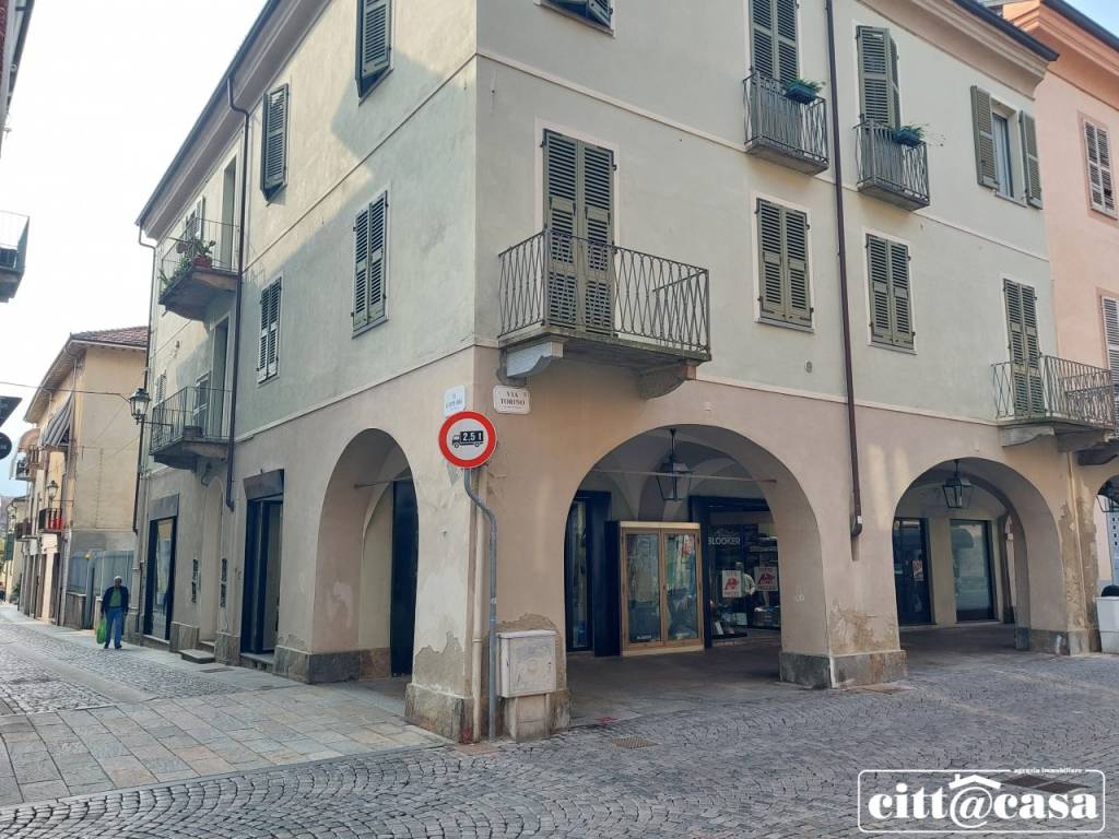 Casa Indipendente in vendita a Chivasso via Torino ,25
