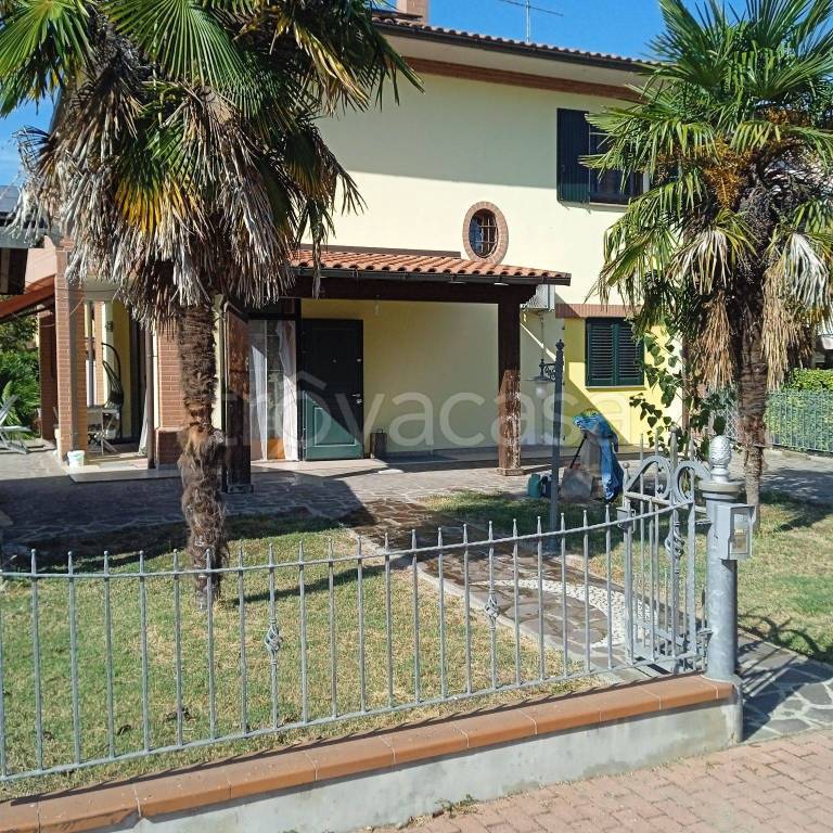 Villa a Schiera in in vendita da privato a Calderara di Reno via Rizzola Levante, 30