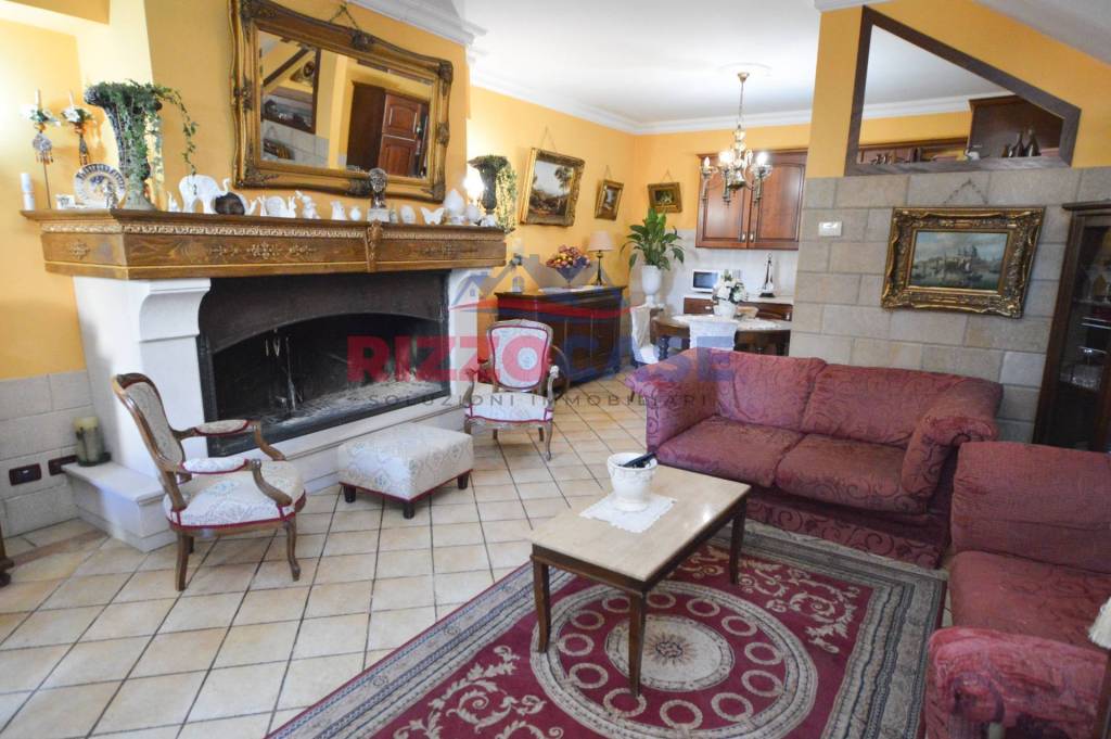 Villa a Schiera in vendita a Corigliano-Rossano via Pigafetta, 1B