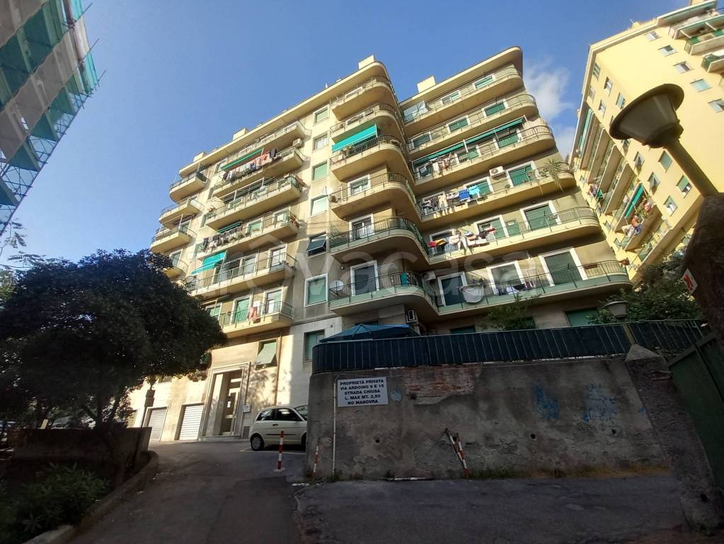 Appartamento in vendita a Genova via Nicolò Ardoino, 9