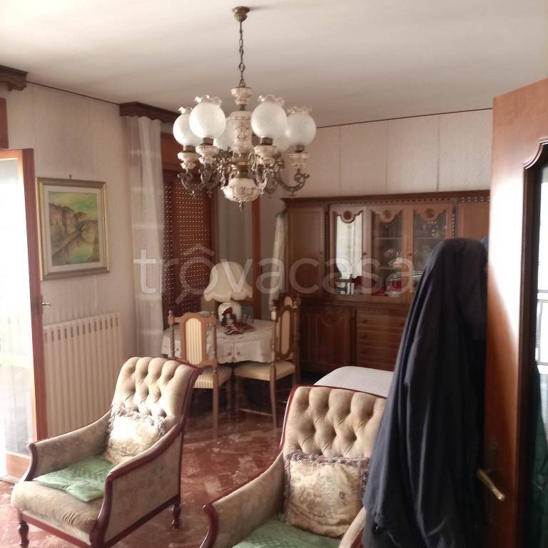 Appartamento in in vendita da privato a Oria via Alessandro Manzoni, 74