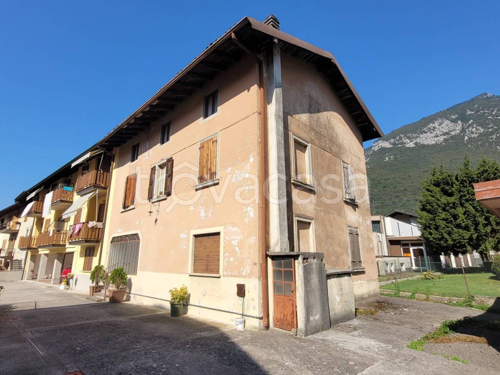 Casa Indipendente in vendita a Piario via Trento, 3