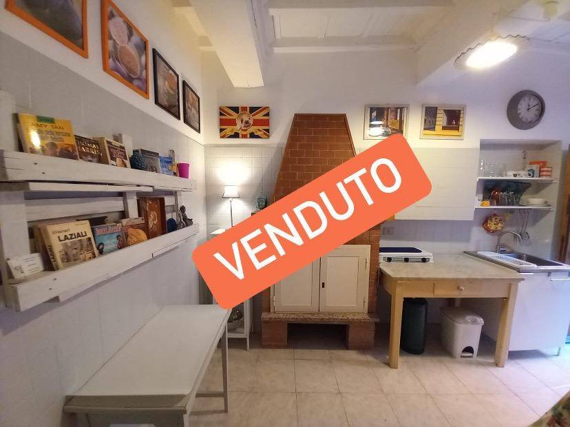 Appartamento in vendita a Capodimonte via Annibal Caro