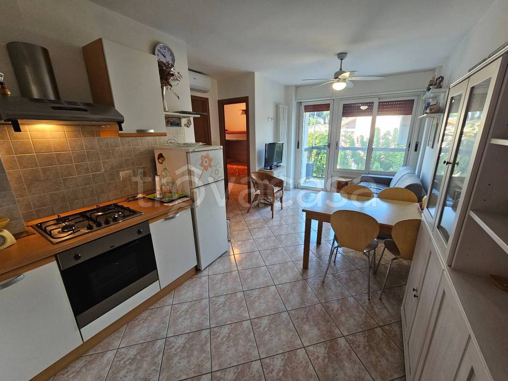 Appartamento in vendita a Comacchio viale Giosuè Carducci, 41