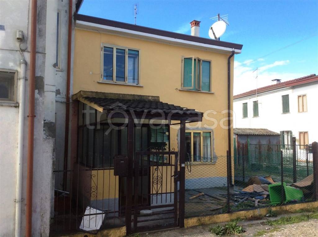 Casa Indipendente in vendita ad Adria bottrighe via don Minzoni, 0