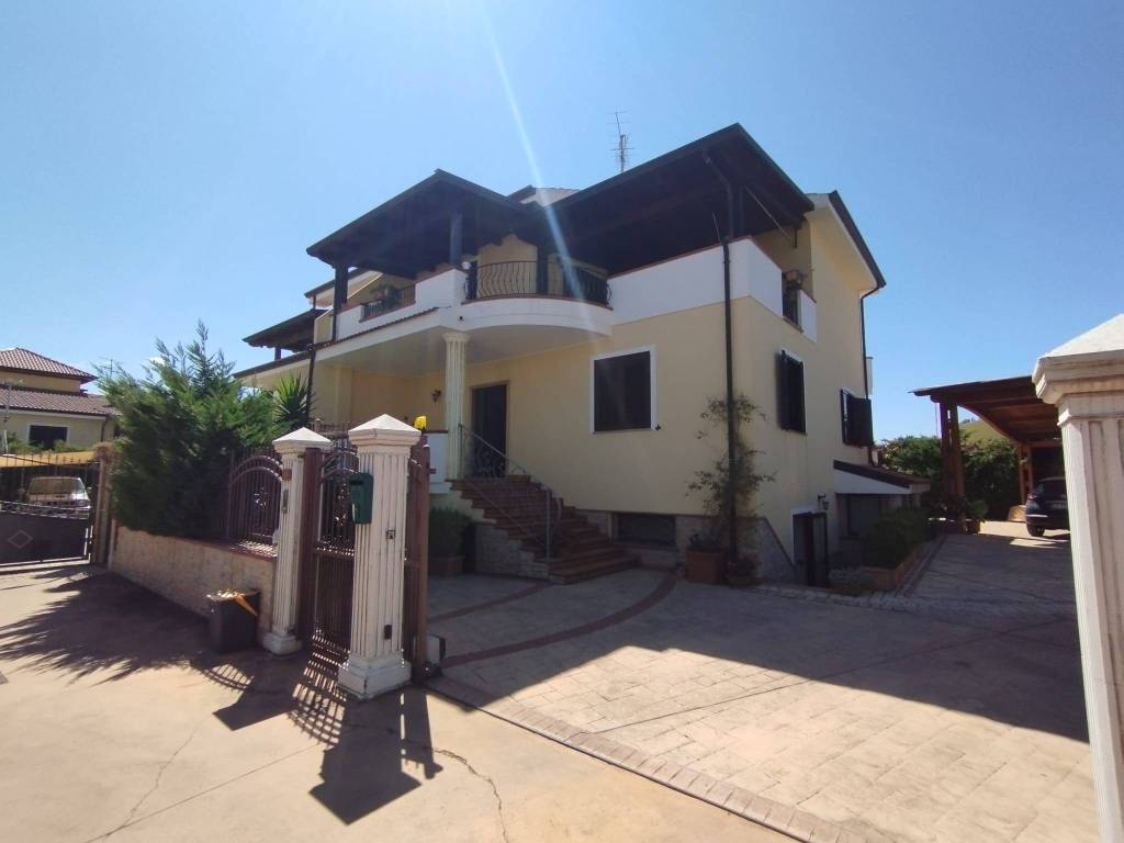 Villa Bifamiliare in vendita a Scalea via Laos, 56