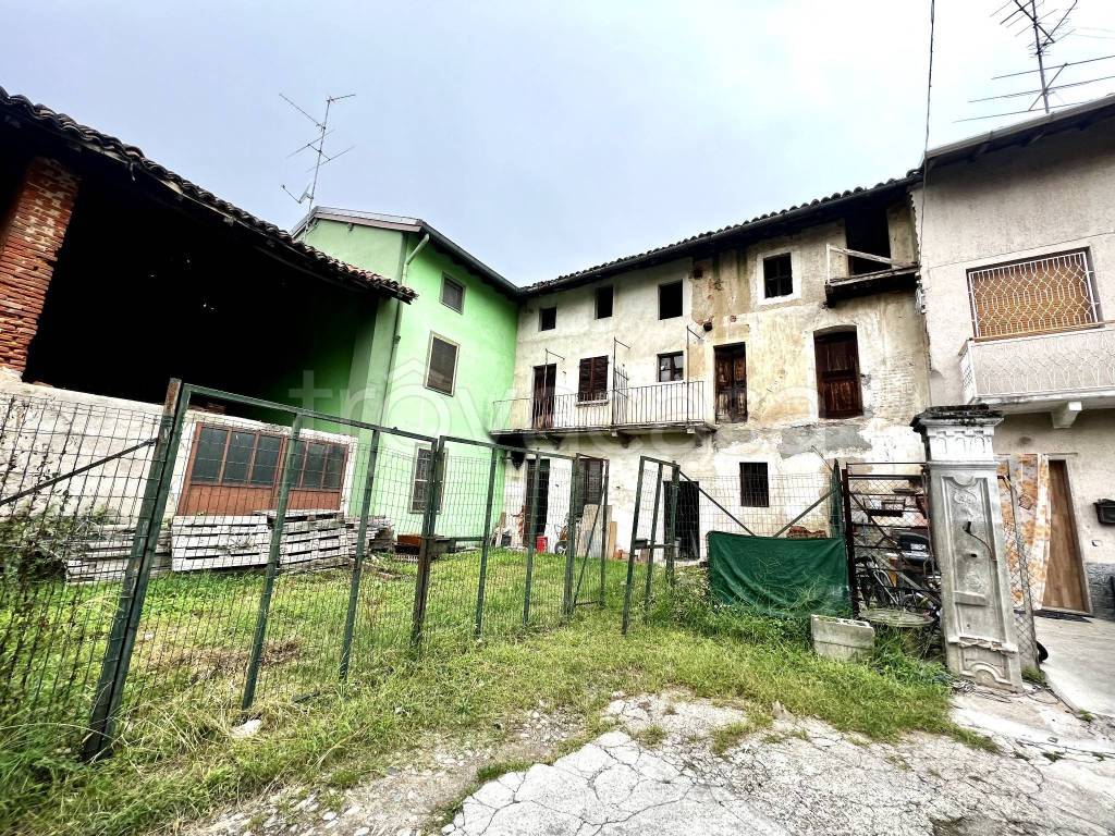 Villa Bifamiliare in vendita a Cerano via Guglielmo Marconi, 15