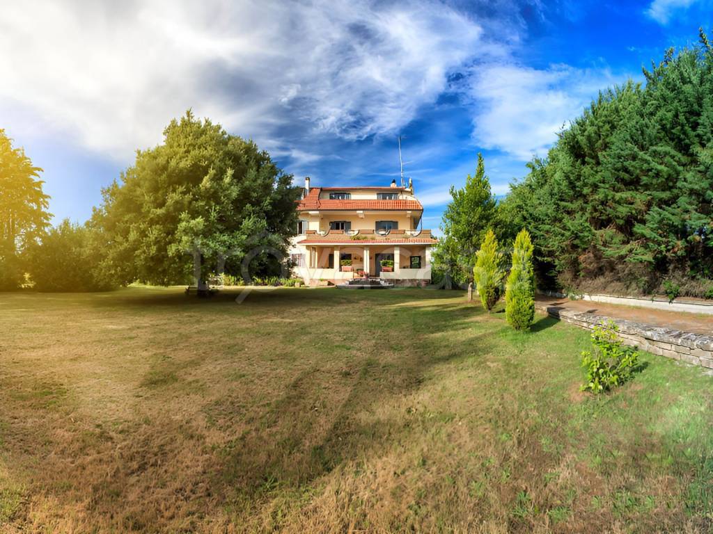 Villa in vendita a Oriolo Romano strada Provinciale Claudia Briaccianese