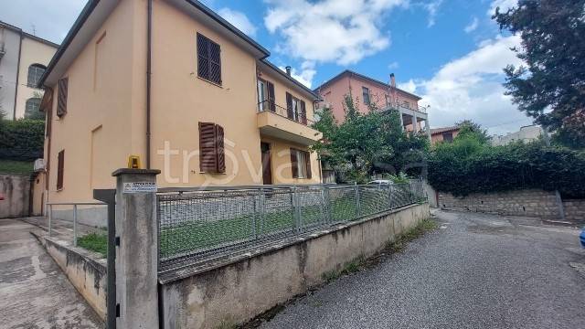 Appartamento in vendita a Spoleto via Montepincio