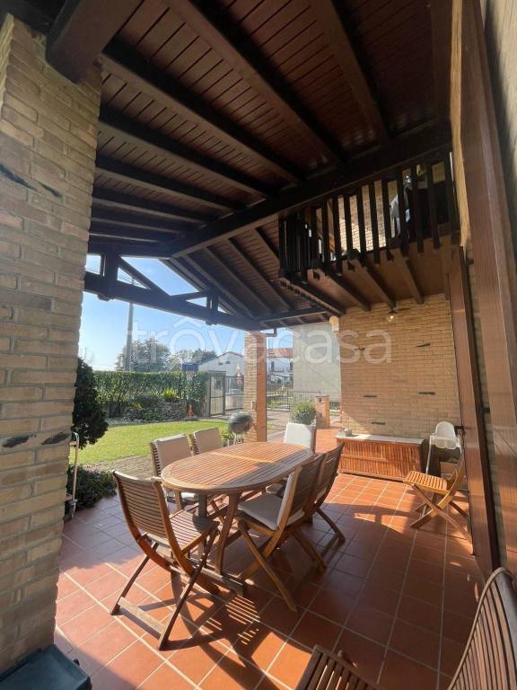 Villa in vendita a Besana in Brianza via Monastero