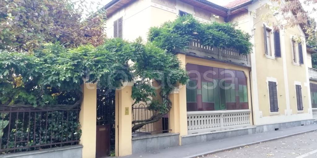 Villa in vendita a Pinerolo via Brigata Cagliari, 17