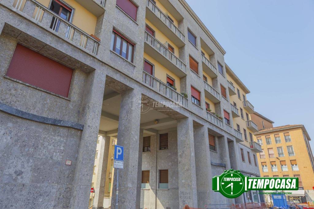 Appartamento in vendita a Pavia piazza Emanuele Filiberto