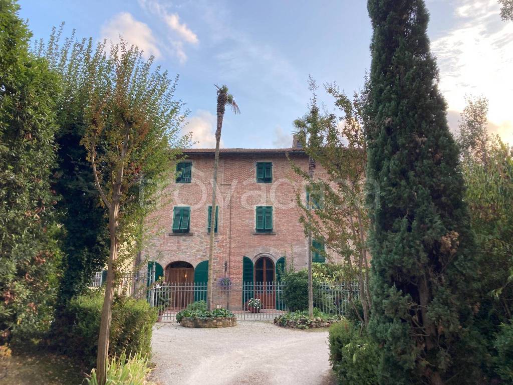 Villa Bifamiliare in vendita a Castelfranco di Sotto via Francesca Nord, 182