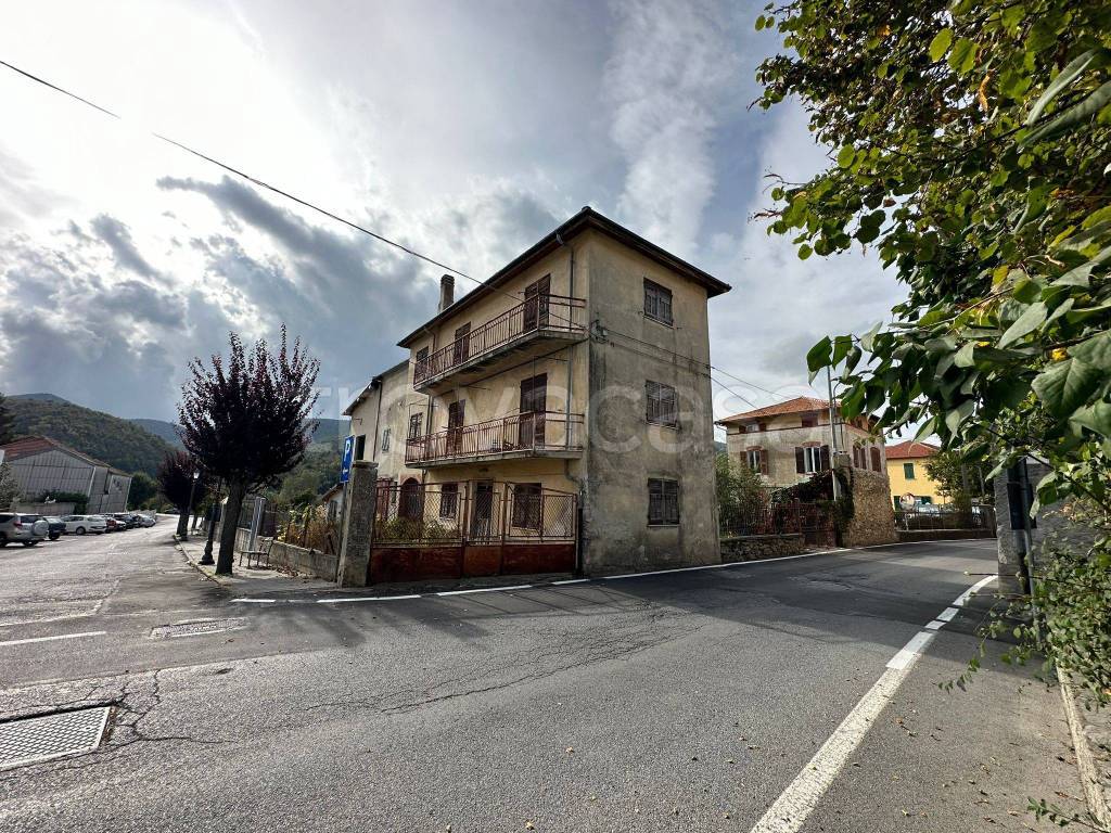 Casa Indipendente in vendita a Bardineto località Canonie